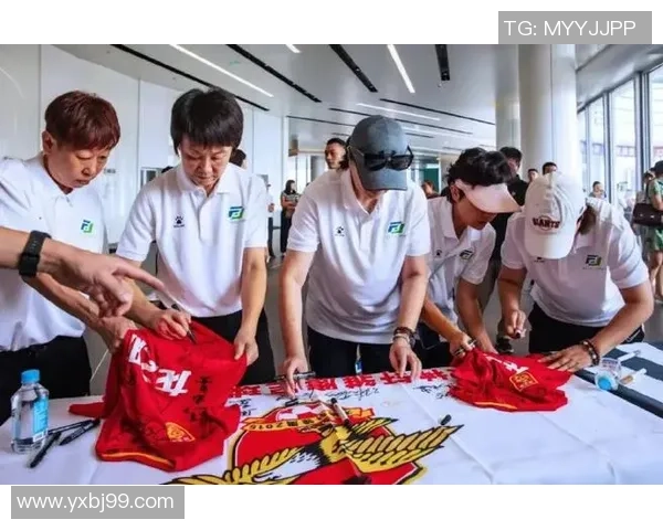 足球明星蜡像艺术展览揭幕向球迷展示偶像的真实魅力与风采